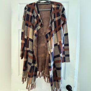 Comfy sweater, perfect for fall. Size medium